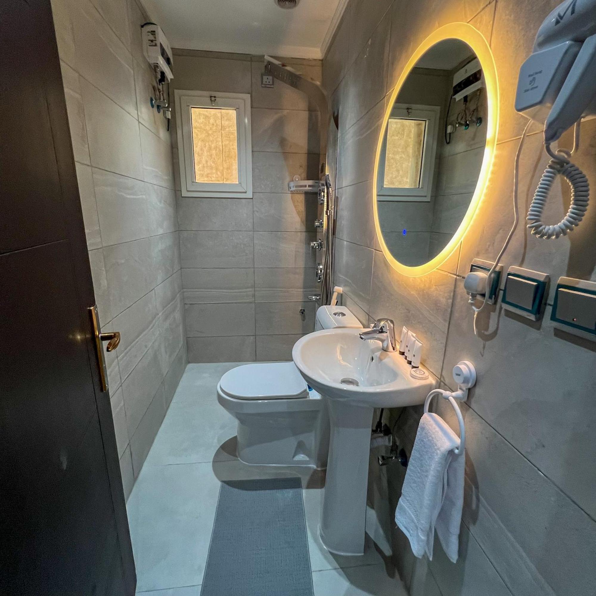 Sea View إطلالة بحرية Apartment *